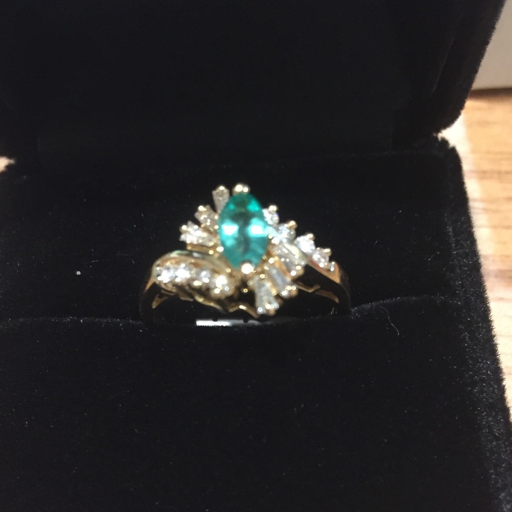 NEW! Diamond and Emerald Gold Ring